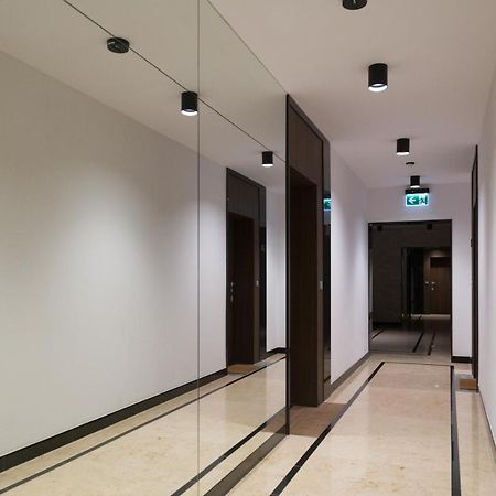 Exclusive 2Br! Apartment In Center +Netflix +Gym Варшава Екстер'єр фото