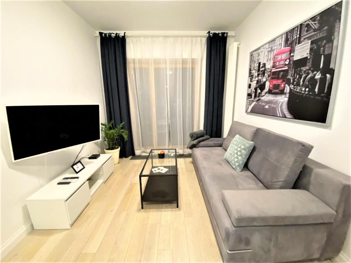 Exclusive 2Br! Apartment In Center +Netflix +Gym Варшава Екстер'єр фото