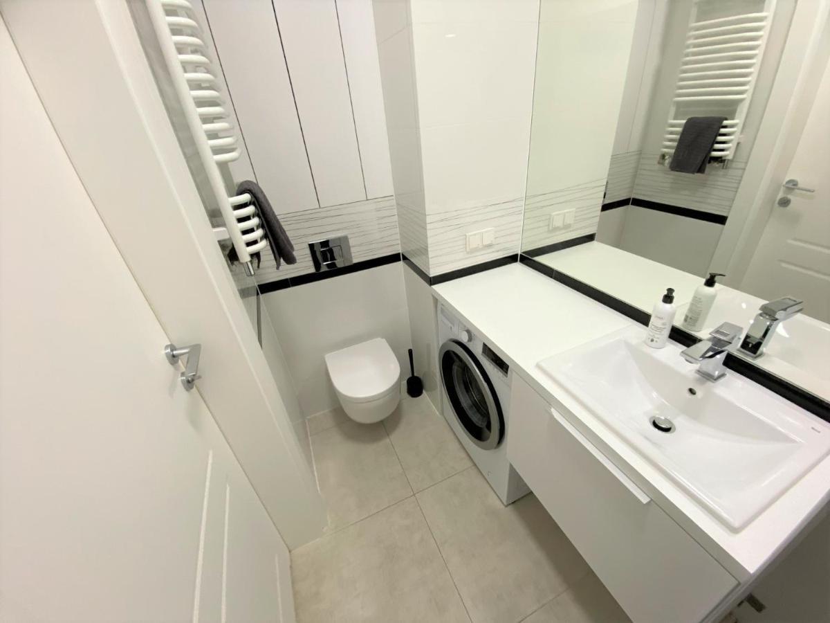 Exclusive 2Br! Apartment In Center +Netflix +Gym Варшава Екстер'єр фото