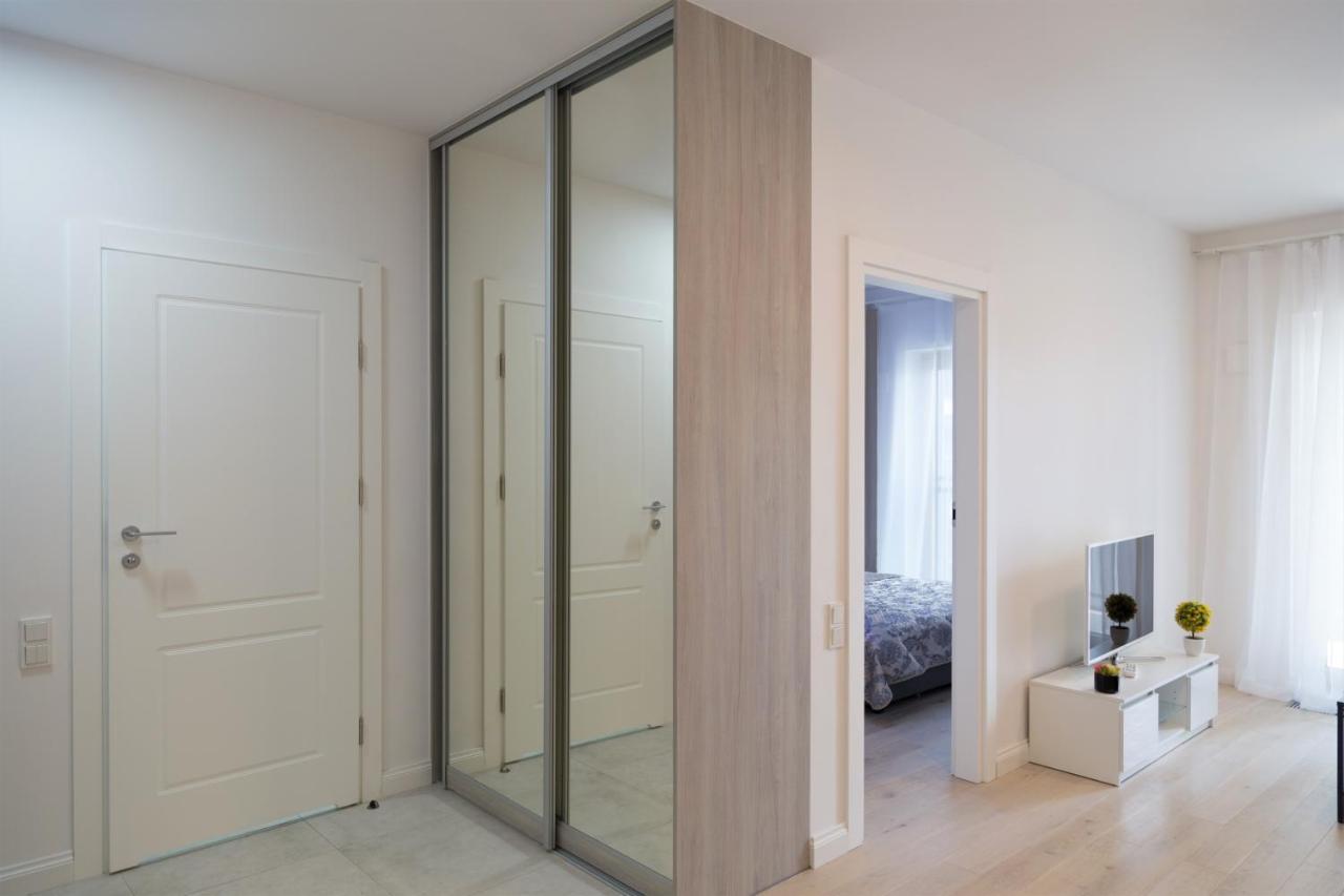 Exclusive 2Br! Apartment In Center +Netflix +Gym Варшава Екстер'єр фото
