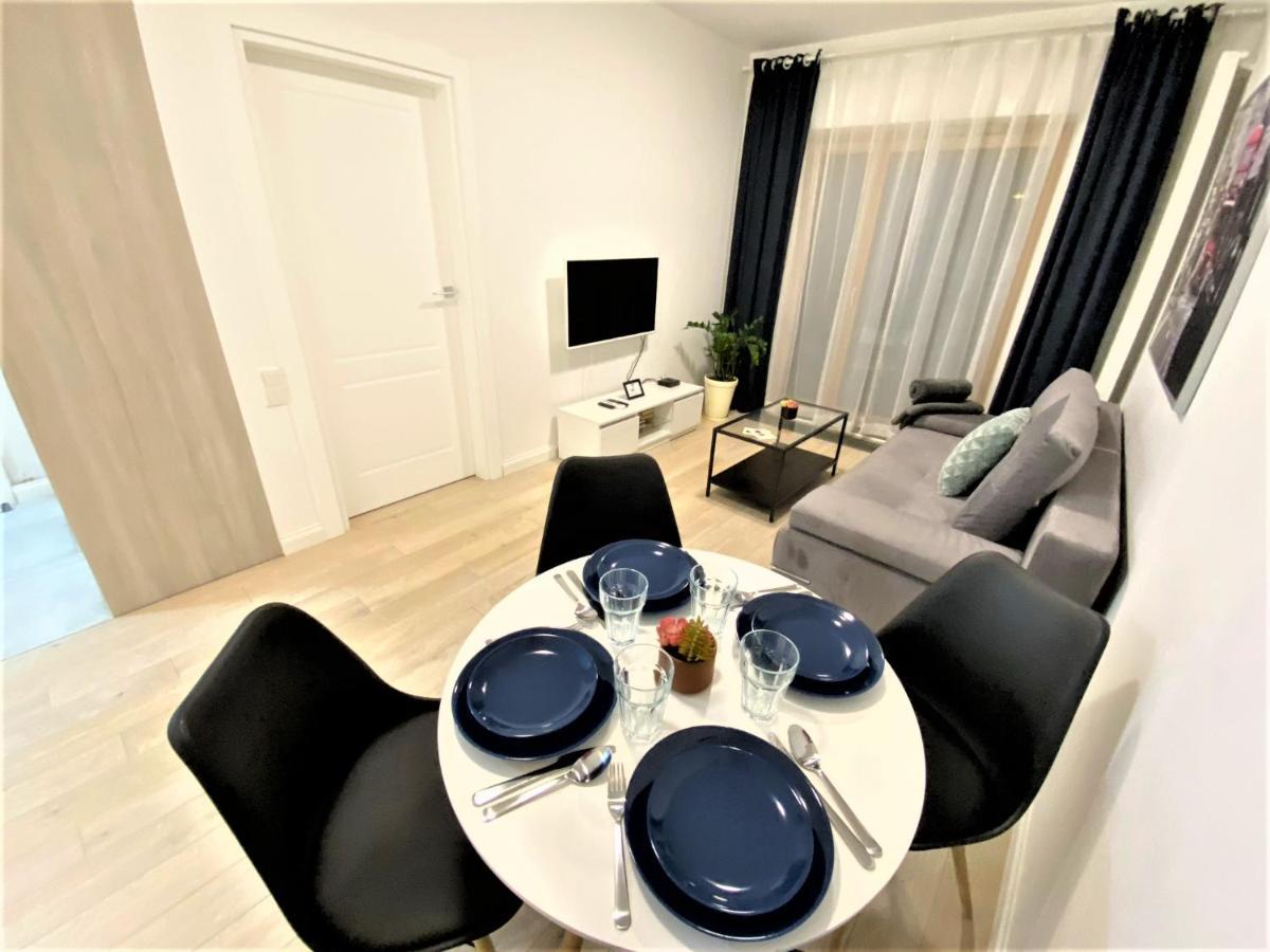 Exclusive 2Br! Apartment In Center +Netflix +Gym Варшава Екстер'єр фото