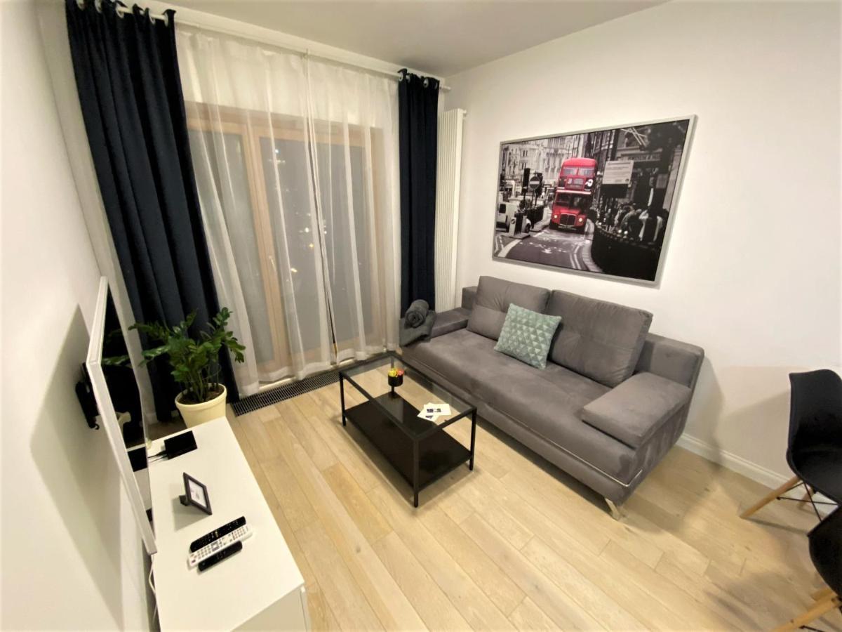 Exclusive 2Br! Apartment In Center +Netflix +Gym Варшава Екстер'єр фото