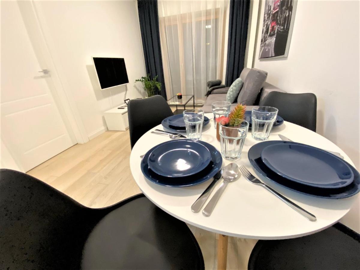 Exclusive 2Br! Apartment In Center +Netflix +Gym Варшава Екстер'єр фото