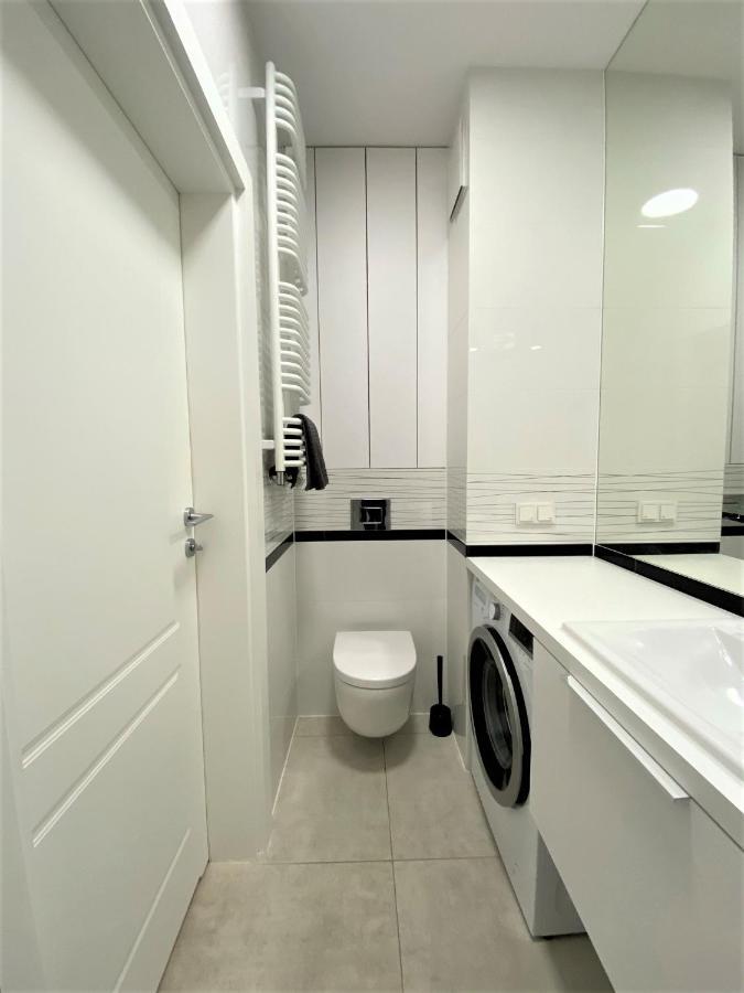 Exclusive 2Br! Apartment In Center +Netflix +Gym Варшава Екстер'єр фото