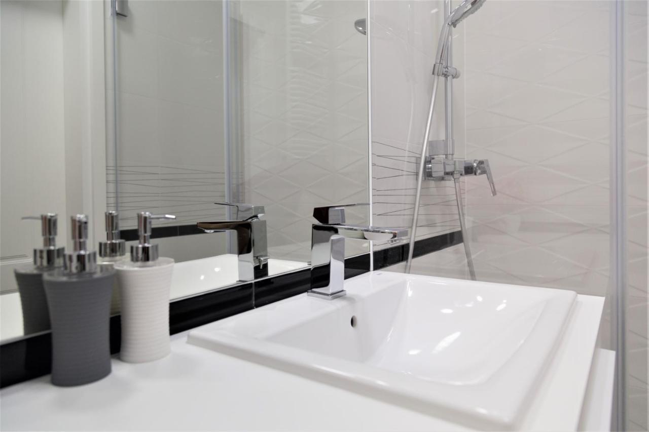 Exclusive 2Br! Apartment In Center +Netflix +Gym Варшава Екстер'єр фото