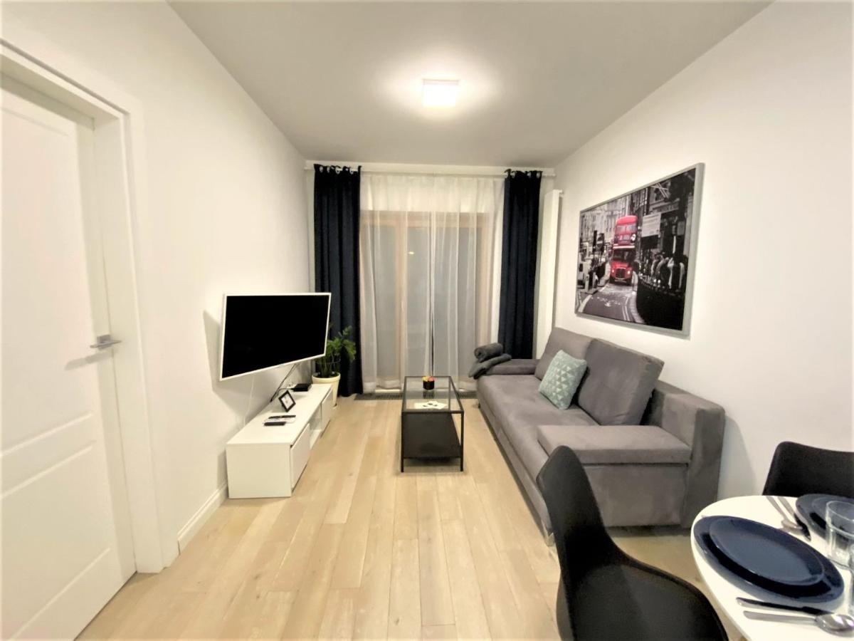 Exclusive 2Br! Apartment In Center +Netflix +Gym Варшава Екстер'єр фото